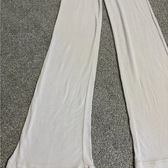 Zara Off-White Cream Long Knit Pull on Flared Pants Women’s Size Medium - Picture 3 of 8